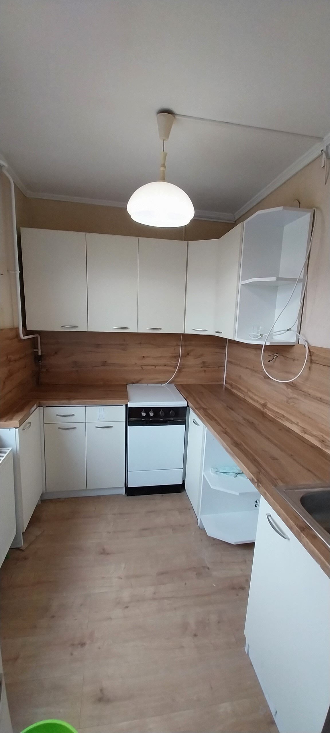 Ilyan volt ilyen lett a konyhabútor Konyhabútor felújítás